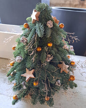 Afbeelding in Gallery-weergave laden, Kerstboom Nobilis - gedecoreerd
